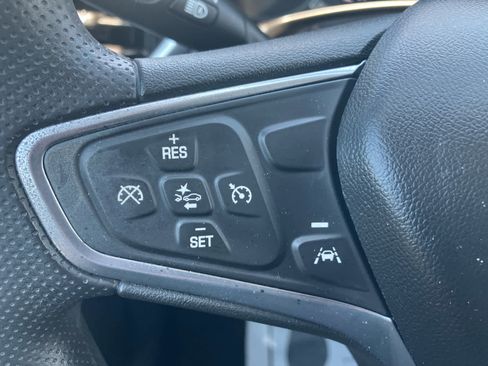 Used 2022 Chevrolet Equinox LS w/ LS Convenience Package FWD image 17