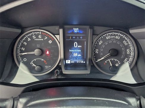 Used 2022 Toyota Tacoma TRD Off-Road image 26