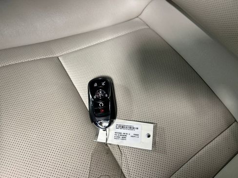 Used 2023 Buick Enclave Essence w/ Sport Touring Edition image 38