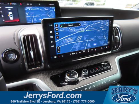Used 2025 Ford Expedition Tremor AWD/4WD image 19