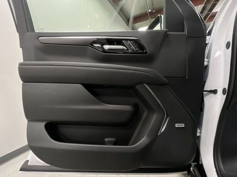 New 2026 Chevrolet Suburban LT image 22