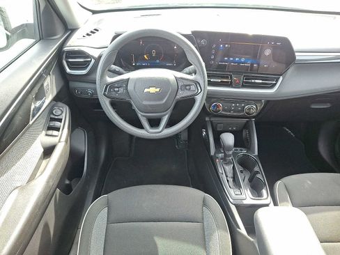 Used 2025 Chevrolet TrailBlazer LT image 11