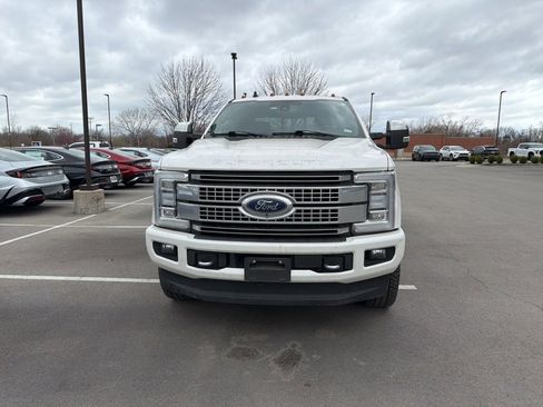Used 2019 Ford F250 Platinum w/ Platinum Ultimate Package image 2