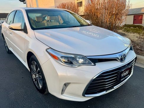 Used 2016 Toyota Avalon XLE Plus FWD image 2