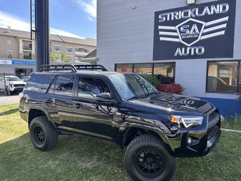 Used 2019 Toyota 4Runner TRD Pro AWD/4WD image 2