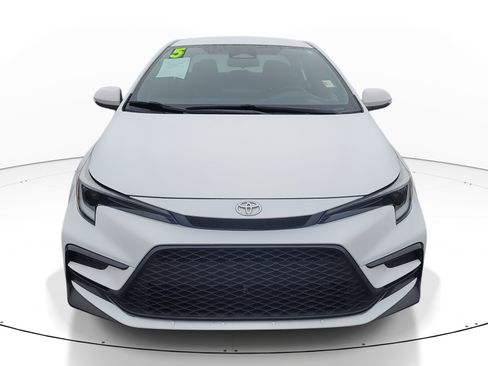 Certified 2025 Toyota Corolla SE image 2