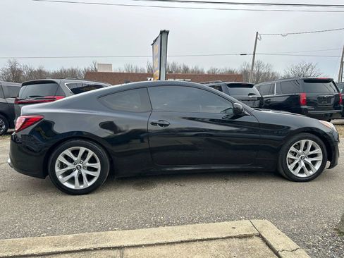 Used 2013 Hyundai Genesis 2.0T RWD image 7