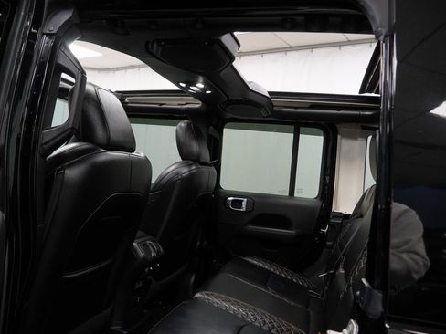 Certified 2022 Jeep Wrangler Unlimited Sahara image 24