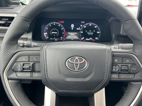 Used 2024 Toyota Tacoma Limited w/ Limited Package (LT) AWD/4WD image 19