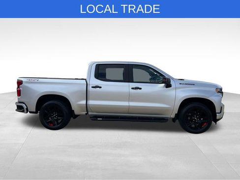Certified 2022 Chevrolet Silverado 1500 RST w/ Redline Edition AWD/4WD image 9