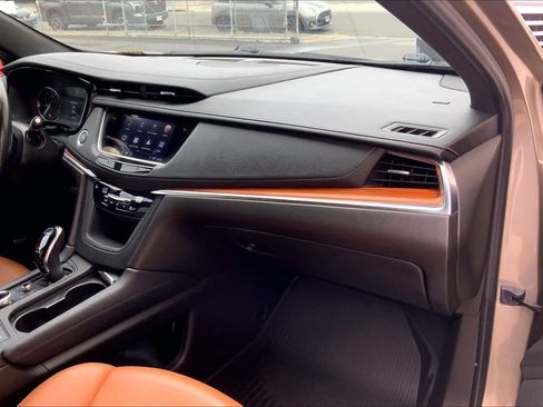 Used 2022 Cadillac XT5 Premium Luxury image 23