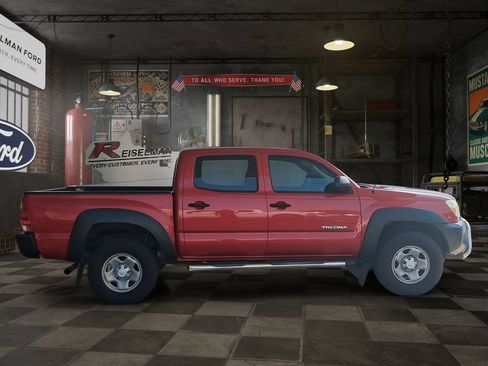 Used 2015 Toyota Tacoma PreRunner w/ Convenience Package RWD image 7