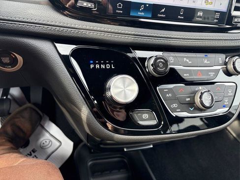 New 2026 Chrysler Pacifica Select FWD image 26