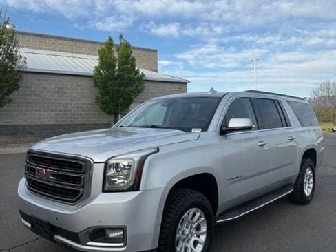 Used 2017 GMC Yukon XL SLT AWD/4WD image 2