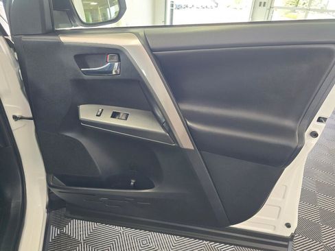 Certified 2018 Toyota RAV4 XLE AWD/4WD image 43