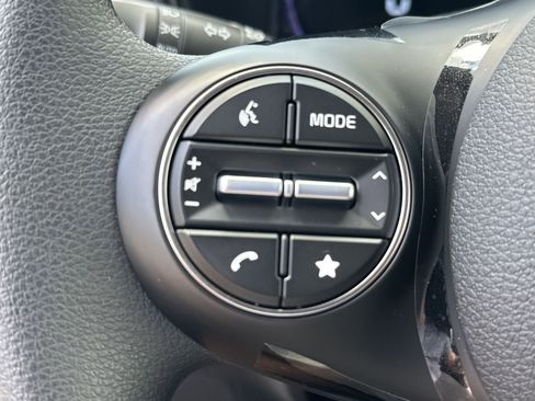 New 2025 Kia Soul LX w/ LX Technology Package image 18
