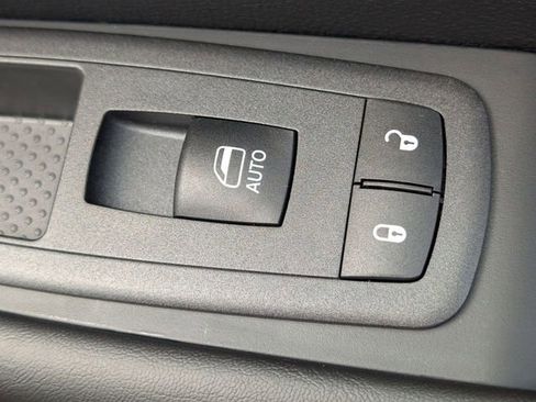 New 2026 Chrysler Pacifica Limited image 35