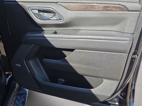 Used 2021 Chevrolet Tahoe Z71 AWD/4WD image 15
