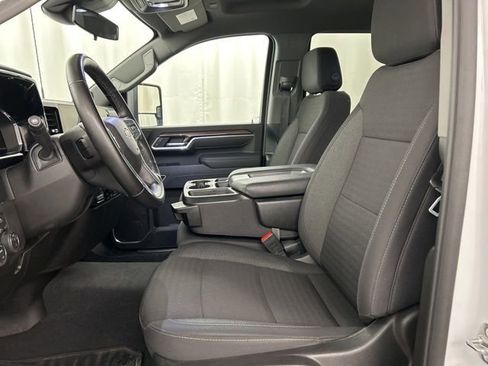 Used 2025 Chevrolet Silverado 2500 LT w/ Convenience Package AWD/4WD image 6