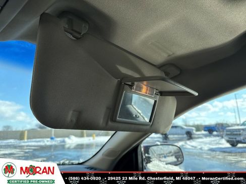 Used 2010 Ford Taurus SEL image 22