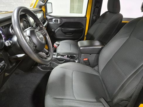Used 2019 Jeep Wrangler Sport AWD/4WD image 9