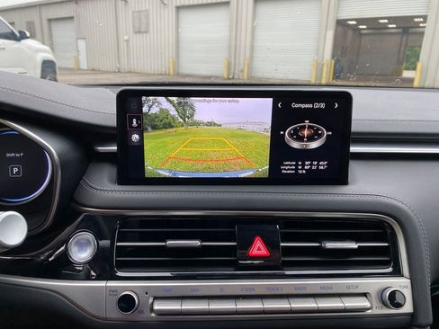 Used 2025 Genesis G70 2.5T AWD/4WD image 24