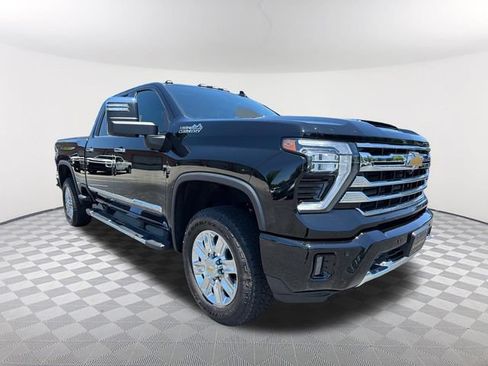 Used 2025 Chevrolet Silverado 3500 High Country w/ High Country Premium Package AWD/4WD image 3