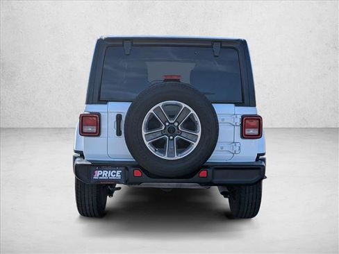 Used 2022 Jeep Wrangler Unlimited Sahara image 6