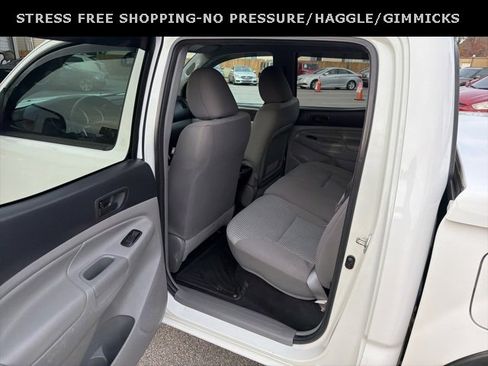 Used 2014 Toyota Tacoma PreRunner image 24