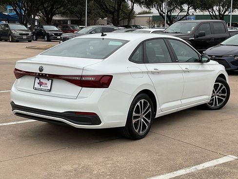 Used 2025 Volkswagen Jetta Sport image 5