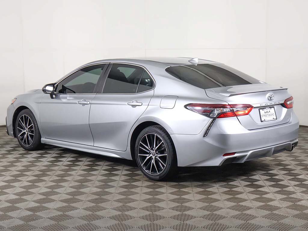 Used 2022 Toyota Camry SE FWD image 6