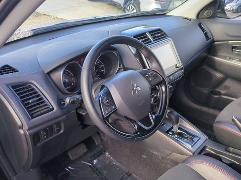 Used 2025 Mitsubishi Outlander Sport SE AWD/4WD image 15