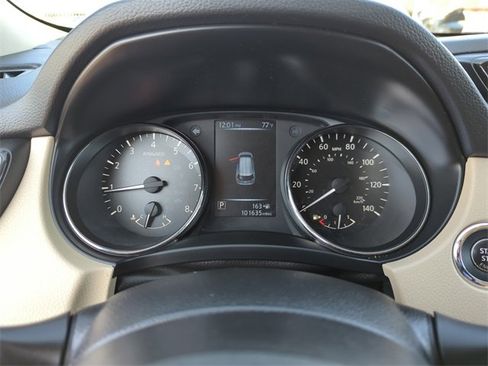 Used 2017 Nissan Rogue SL image 44