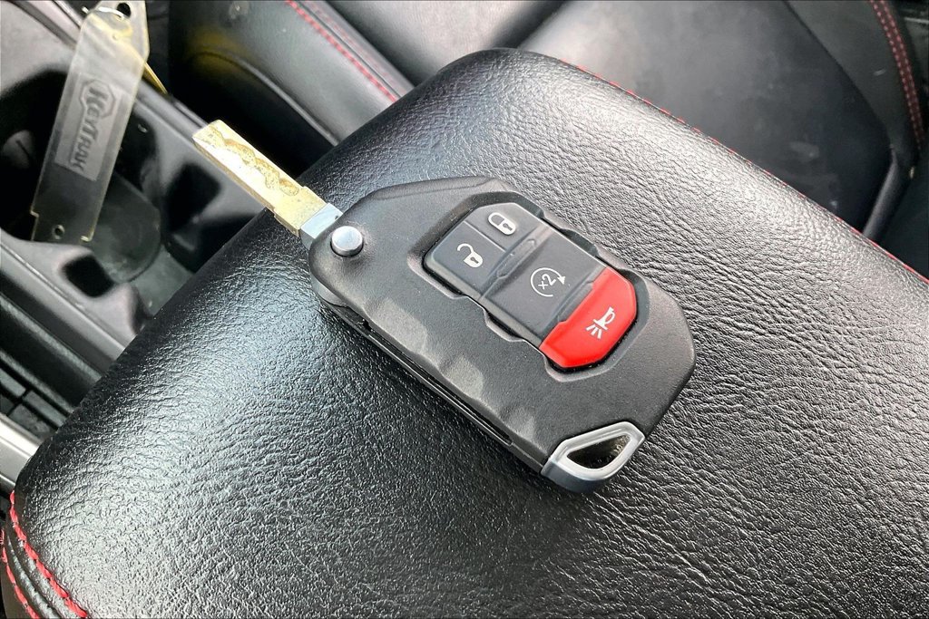 Used 2020 Jeep Gladiator Rubicon AWD/4WD image 32