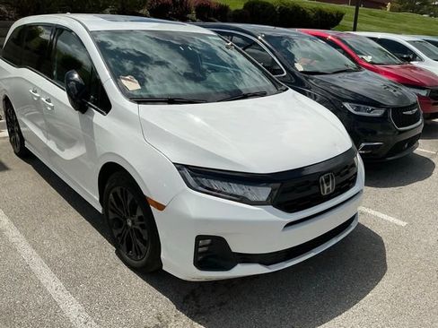 Used 2025 Honda Odyssey Sport-L image 3