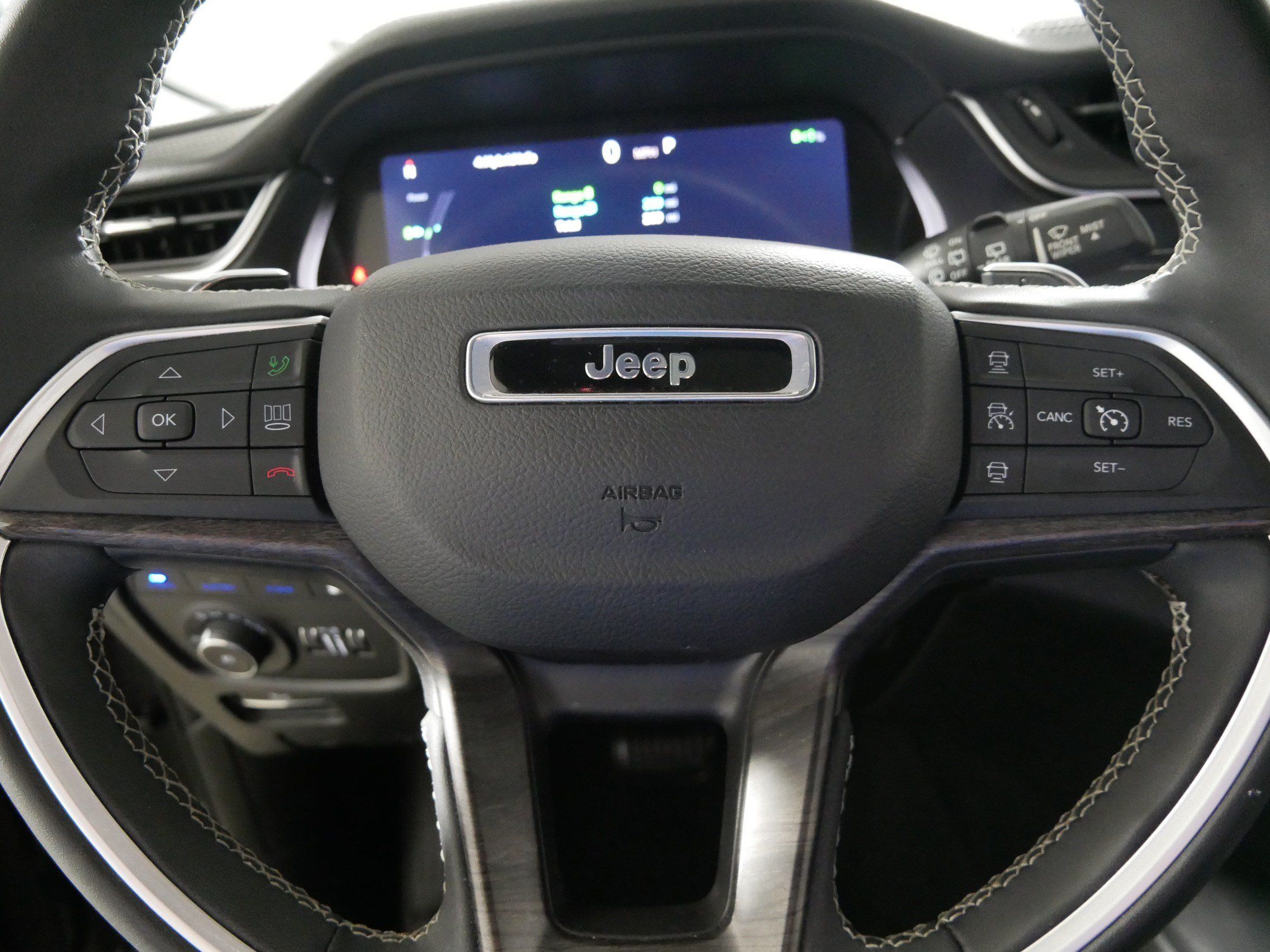 Used 2024 Jeep Grand Cherokee Limited 4xe AWD/4WD image 25