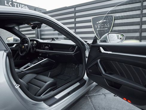 Used 2021 Porsche 911 Turbo S image 22