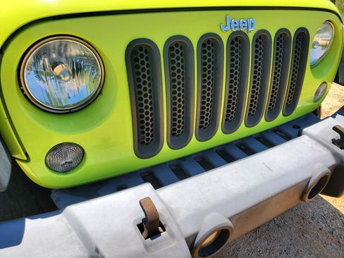 Used 2016 Jeep Wrangler Unlimited Sport w/ Connectivity Group AWD/4WD image 2