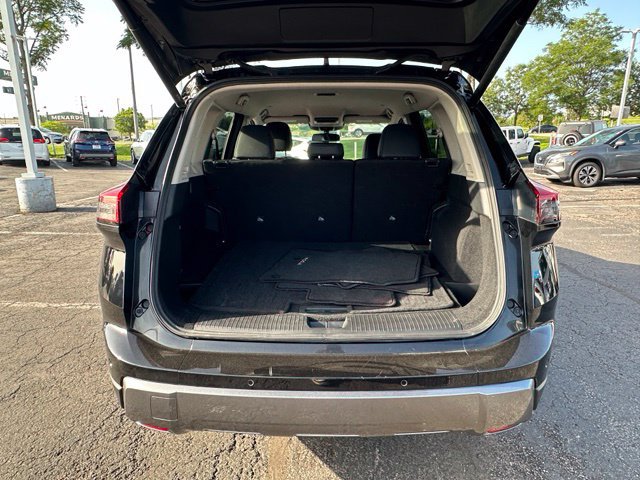 Used 2026 Nissan Rogue SL AWD/4WD image 14