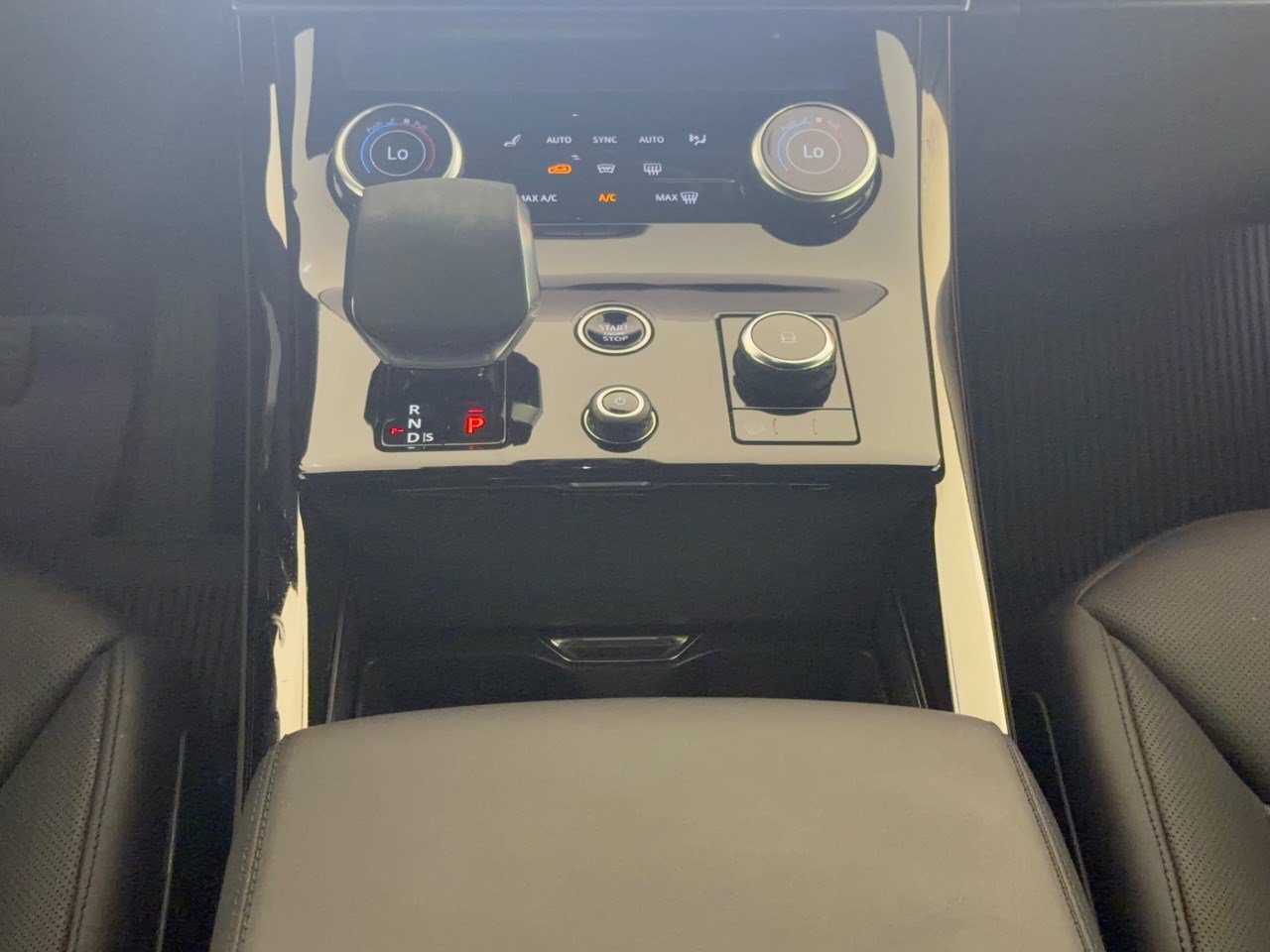 Used 2023 Land Rover Range Rover Sport SE AWD/4WD image 21