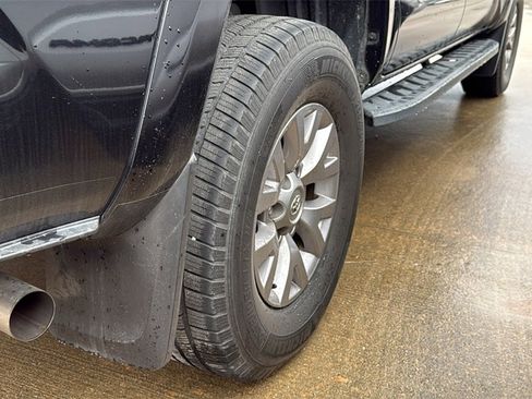 Used 2018 Toyota Tacoma SR5 image 7