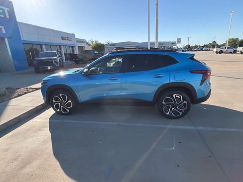 Used 2026 Chevrolet Trax RS w/ Sunroof Package FWD image 13
