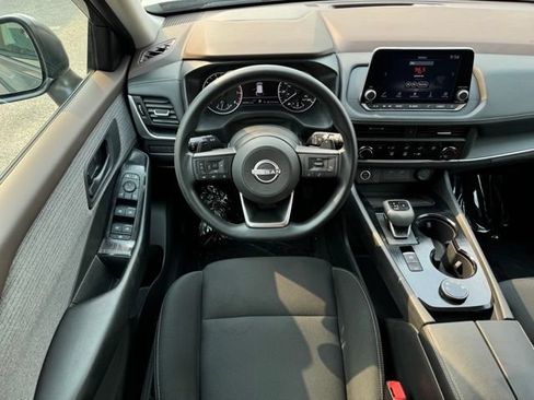 Used 2023 Nissan Rogue S AWD/4WD image 9