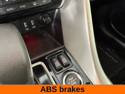 Used 2024 Mitsubishi Eclipse Cross SE image 17