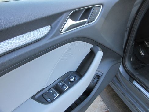 Used 2018 Audi A3 e-tron Premium Plus w/ Premium Plus Package image 30