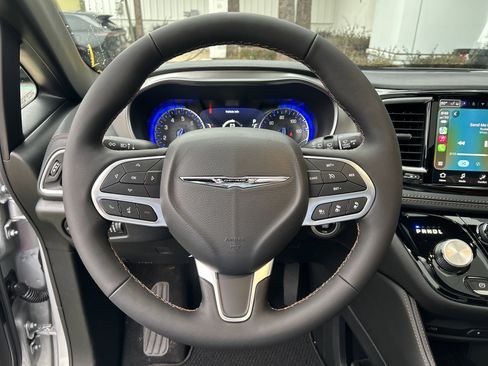 New 2026 Chrysler Pacifica Pinnacle image 20