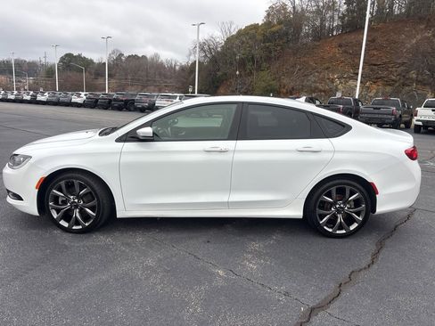 Used 2016 Chrysler 200 S w/ Navigation & Sound Group I image 2