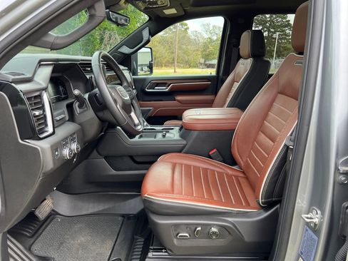 Used 2025 GMC Sierra 2500 Denali Ultimate image 13