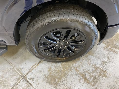 Used 2025 Ford F150 Lariat w/ Equipment Group 501A Mid image 14