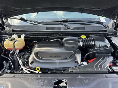 Used 2022 Chrysler Pacifica Touring-L FWD image 23